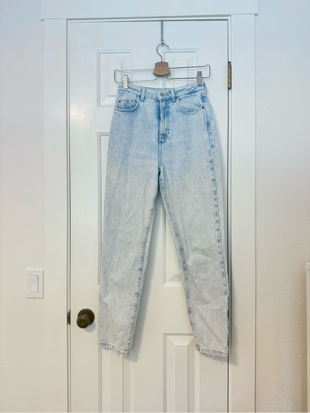 Zara Light Wash High Rise Mom Jeans Women’s Size US 2 EU 34